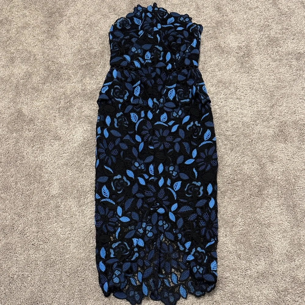 Elliatt Times Strapless Black and Blue Lace Dress - Picture 3 of 7